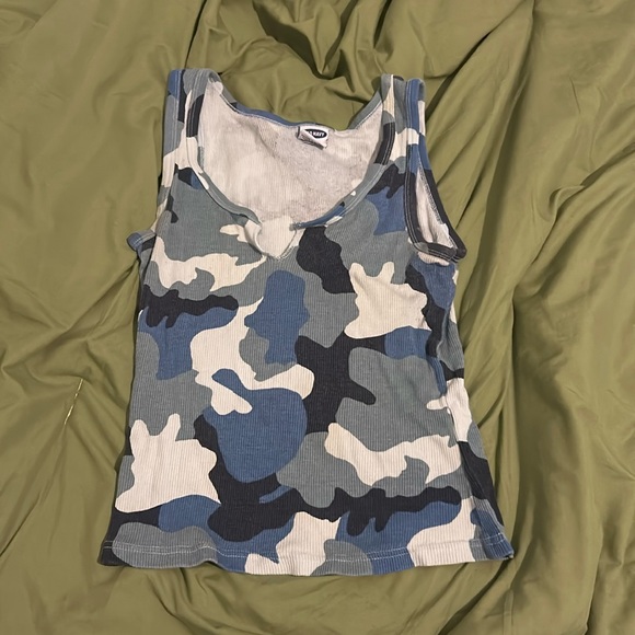 Old Navy Crop Top - Picture 1 of 3